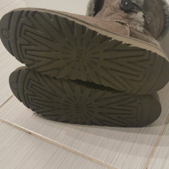 UGG Australia boots - Picture 6 of 8